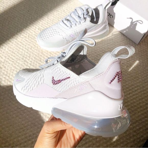 Nike Shoes - Nike air max 270